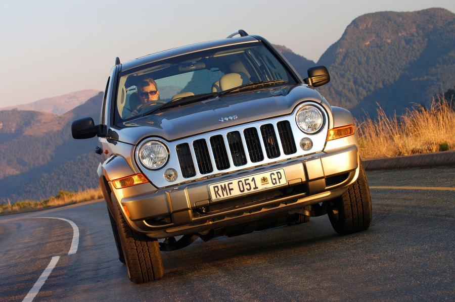  Jeep Cherokee 2002 года  (фото 8 из 130)